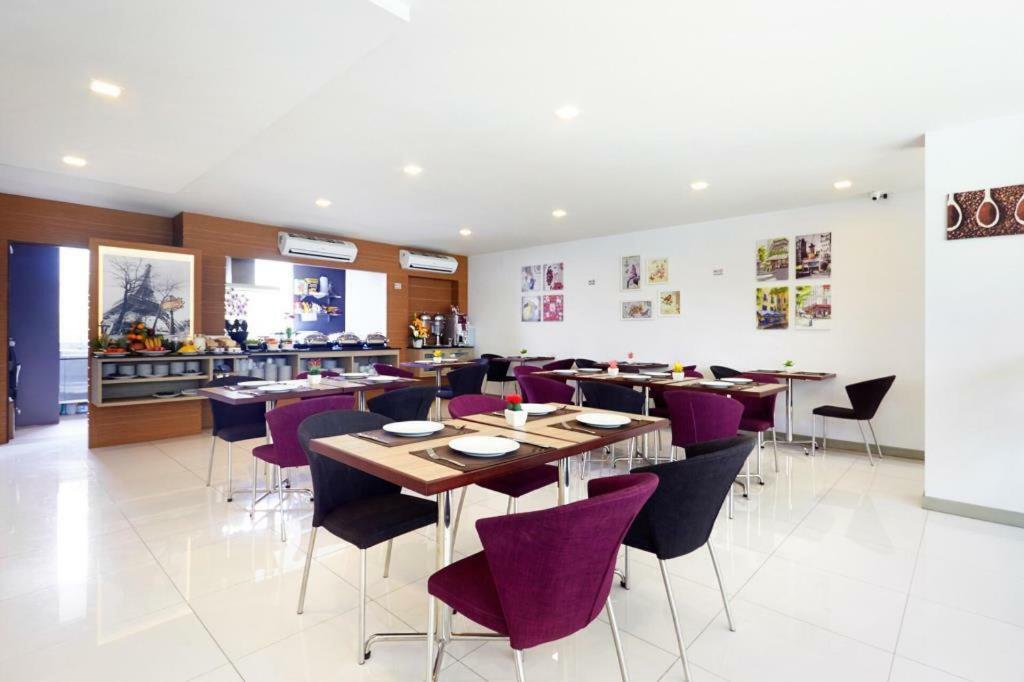 Art Patong Residence Extérieur photo
