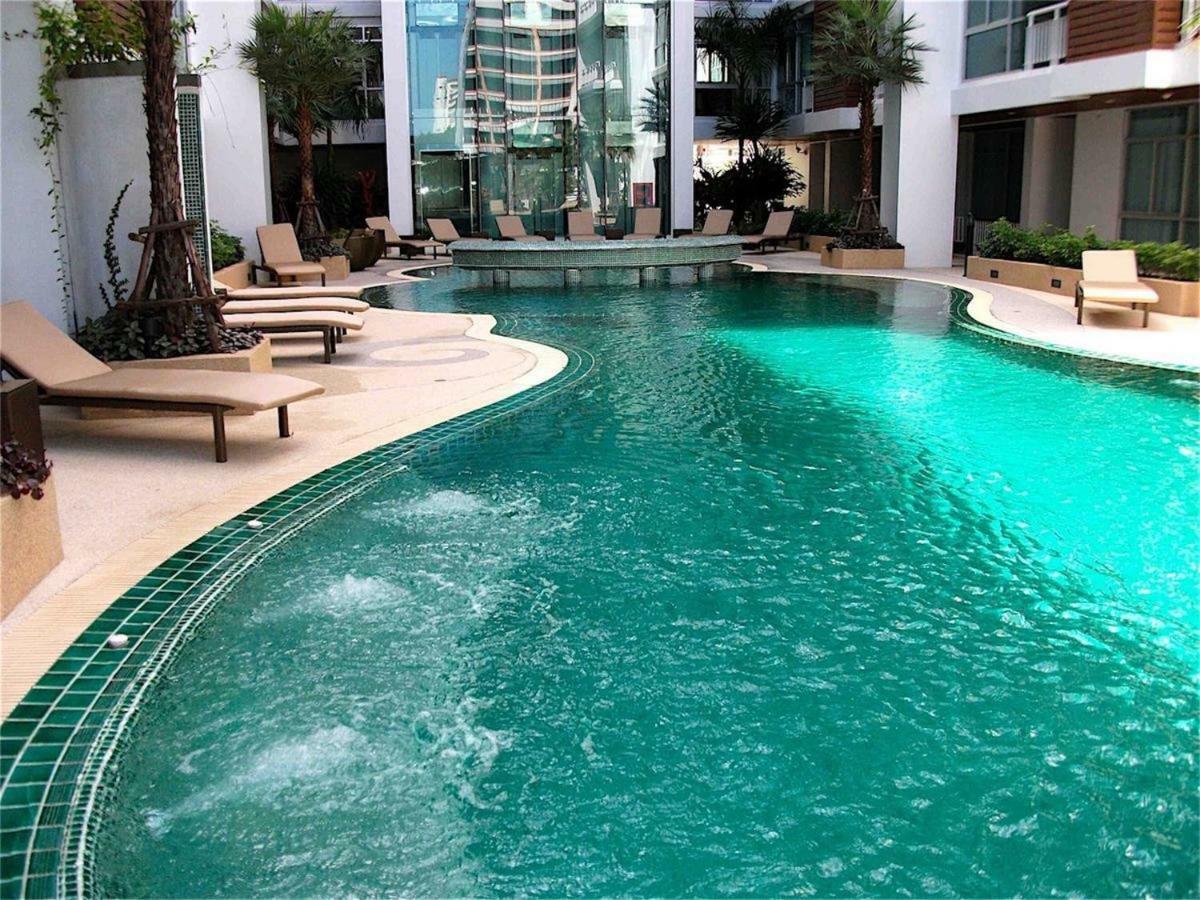 Art Patong Residence Extérieur photo